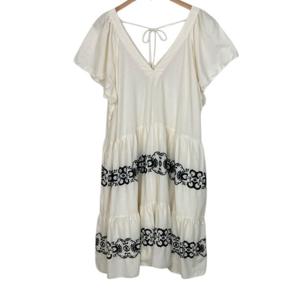 old navy embroidered dress Old Navy Embroidered Dress- Size XS – The Saved Collection main image 0
